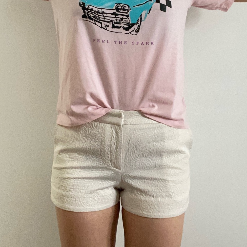 ELIZABETH & JAMES Woven Patterned Classic White Shorts Women’s Size 28” LIKE NEW